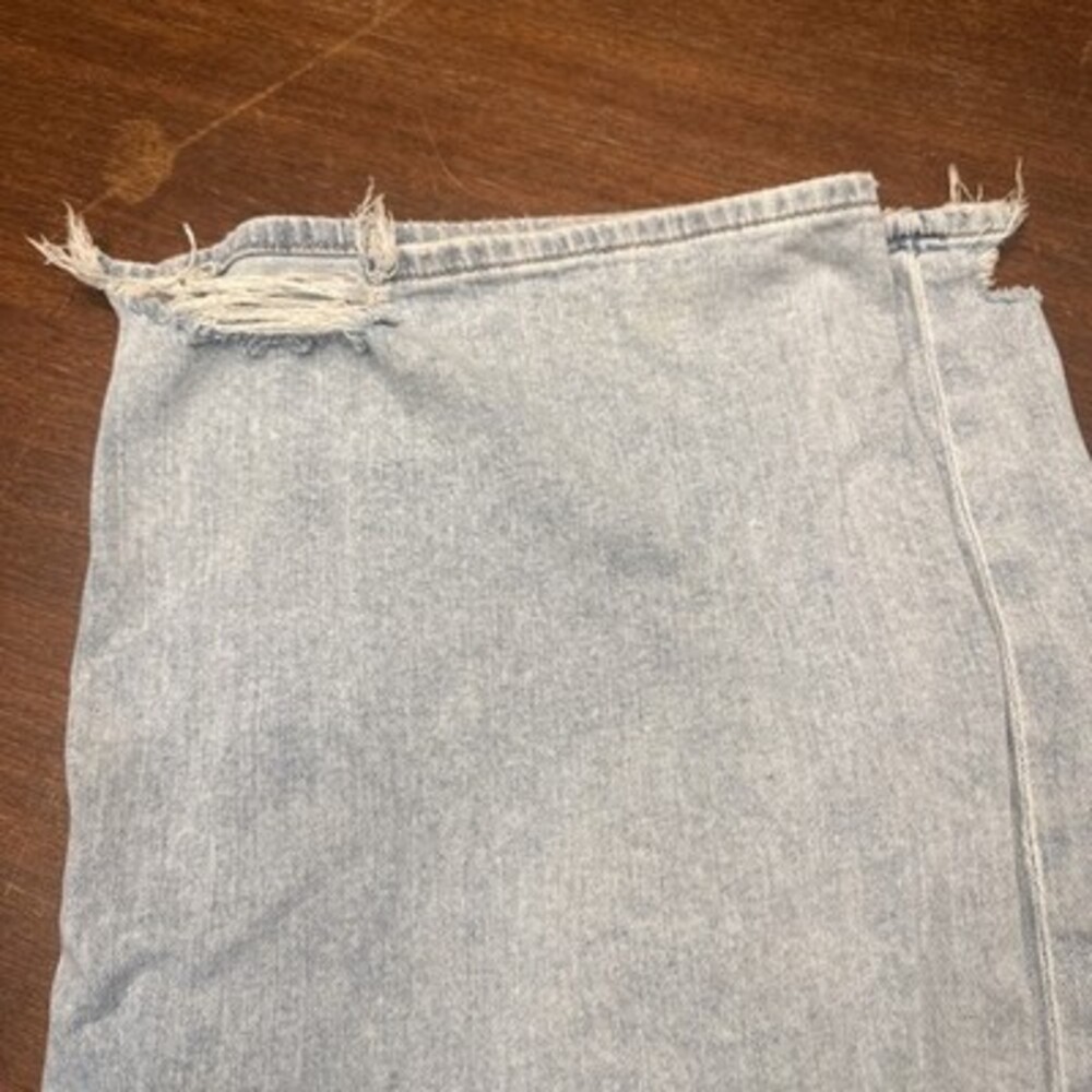 American Eagle Outfitters Super High Rise Baggy Wide Leg Light Wash Blue Size 4 - Picture 3 of 16